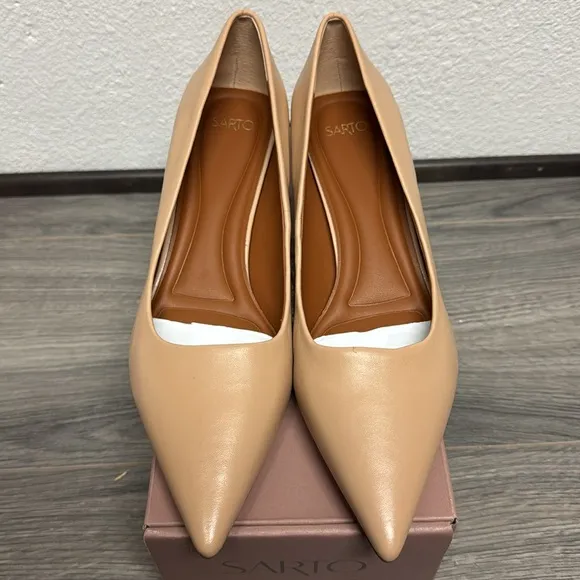 Franco Sarto Diva Low Heel Pump In Nude Leather