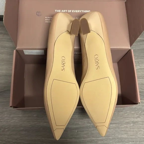 Franco Sarto Diva Low Heel Pump In Nude Leather