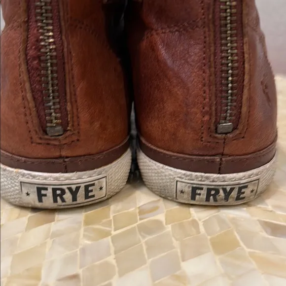 Frye Men's Brown Leather High-Top Sneakers with sherpa linning size 8.5