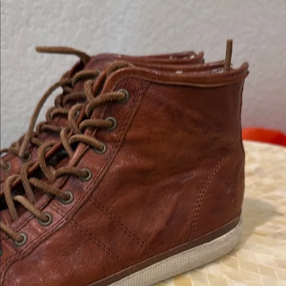 Frye Men's Brown Leather High-Top Sneakers with sherpa linning size 8.5