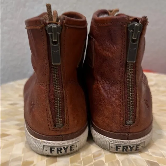 Frye Men's Brown Leather High-Top Sneakers with sherpa linning size 8.5