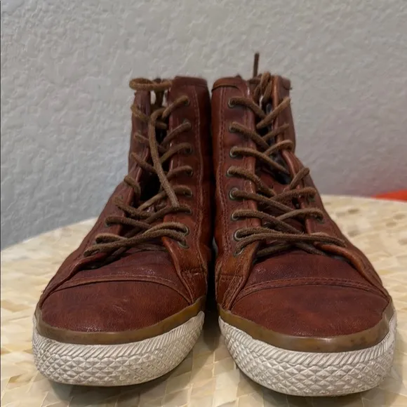 Frye Men's Brown Leather High-Top Sneakers with sherpa linning size 8.5