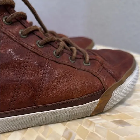 Frye Men's Brown Leather High-Top Sneakers with sherpa linning size 8.5