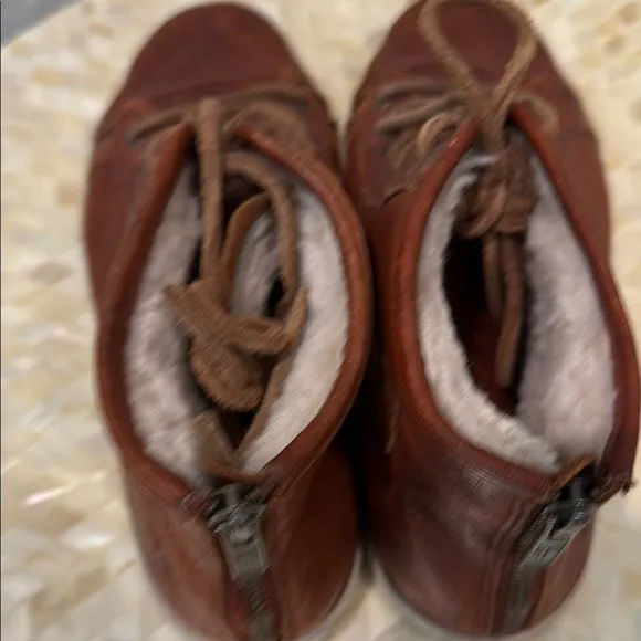 Frye Men's Brown Leather High-Top Sneakers with sherpa linning size 8.5