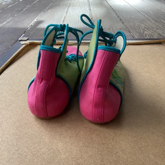 Gao Meg Ya pink and green embroidered high top shoes size 7.5 (38)