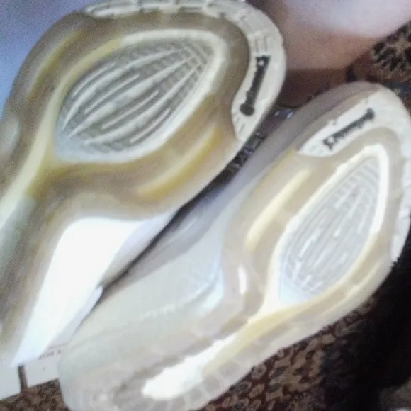 GIRLS ADIDAS TURBOBOOST TENNIS SHOES NEEDS INSOLES BUT GREAT CONDITION