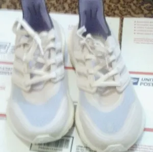 GIRLS ADIDAS TURBOBOOST TENNIS SHOES NEEDS INSOLES BUT GREAT CONDITION