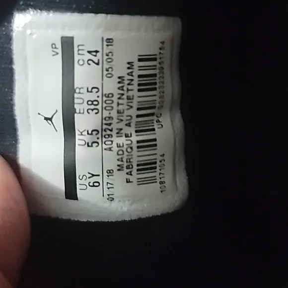 🏀Girls Size 6 Tennis Shoes🏀