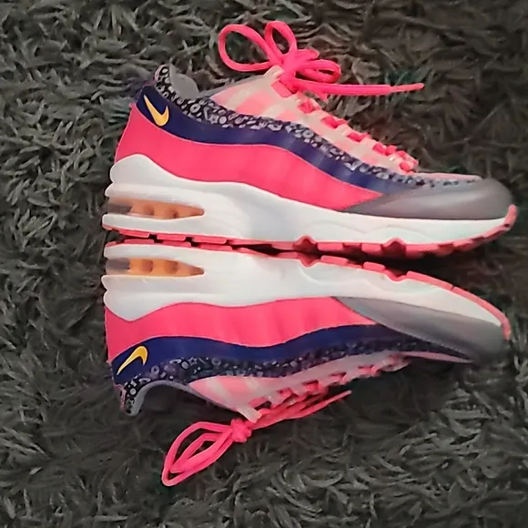 👟Girls Youth Size 7 Tennis Shoes👟