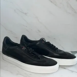 Good man brand legend court black low top shoes men’s sz 12.  (04)