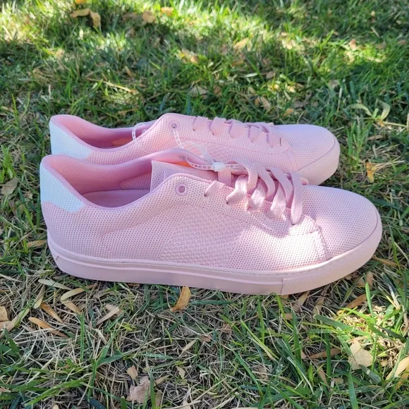 GREATS Tennis Shoes. The Royale Knit.