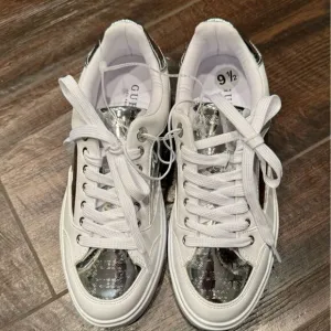 Guess Wgerics2 Women's Tennis Shoes Nwt sz 9.5