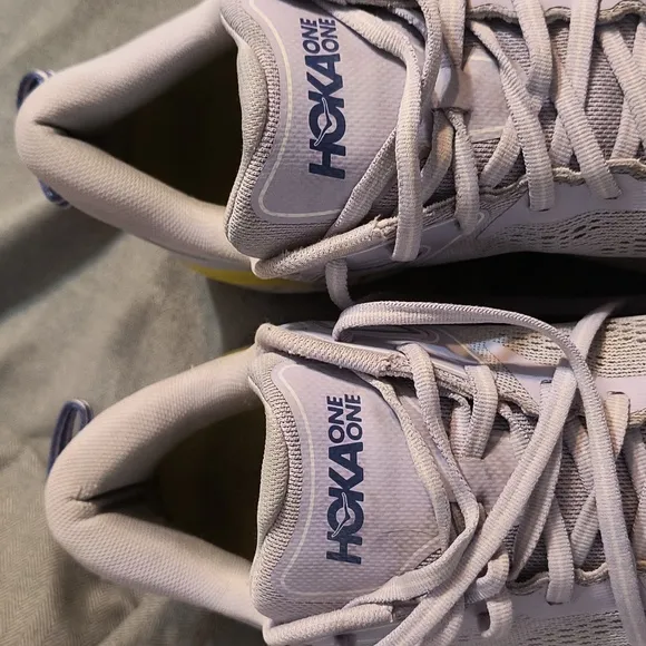 HOKA  Bondi 7 Tennis Shoes