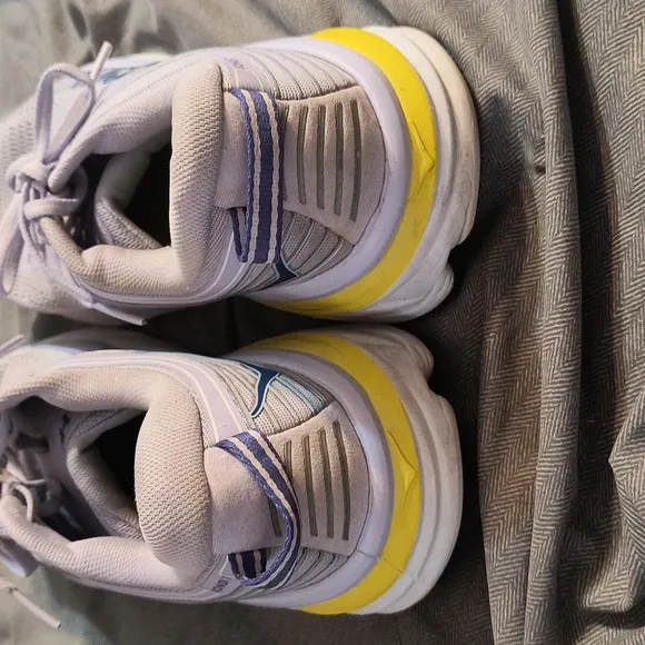 HOKA  Bondi 7 Tennis Shoes