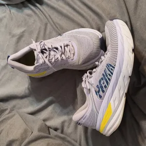 HOKA  Bondi 7 Tennis Shoes