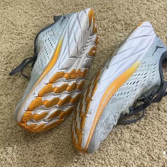 Hoka Clifton 8 athletic shoes sneakers gray orange size 8 preowned