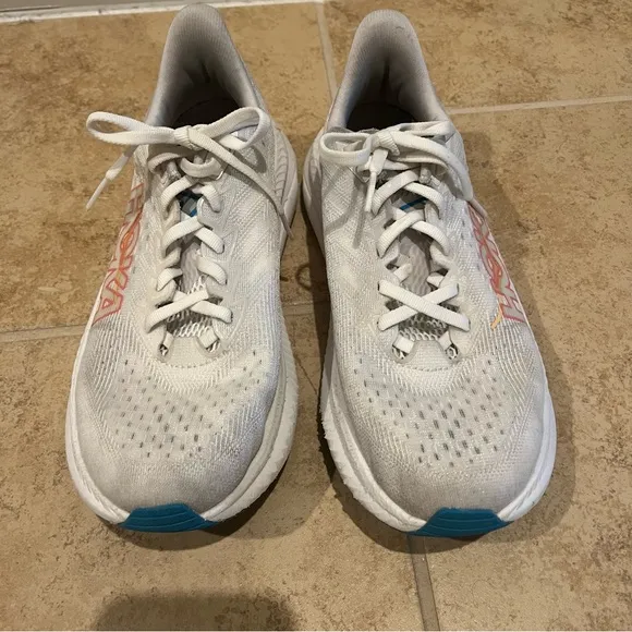 Hoka Mach 6 Nimbus Cloud Women's White and Blue Running Shoes size 7.5