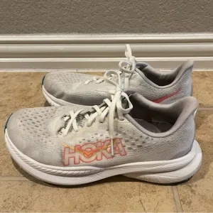 Hoka Mach 6 Nimbus Cloud Women's White and Blue Running Shoes size 7.5