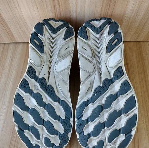 Hoka One One Clifton 8 Shoes Mens Size 10.5D Athletic Running Jogging Training.
