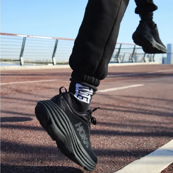 HOKA ONE ONE Men’s Bondi 8 Running Shoes Triple Black