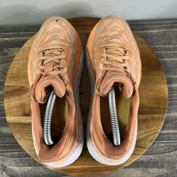 HOKA ONE ONE Women's Size 9B ARAHI 6  Running Shoes Orange Sneaker 1123195 SBSOR