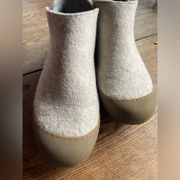 Huckberry Greys Boiled Wool Outdoor Slipper Boots Mens Size 9 Oatmeal Color