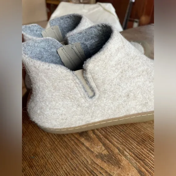 Huckberry Greys Boiled Wool Outdoor Slipper Boots Mens Size 9 Oatmeal Color
