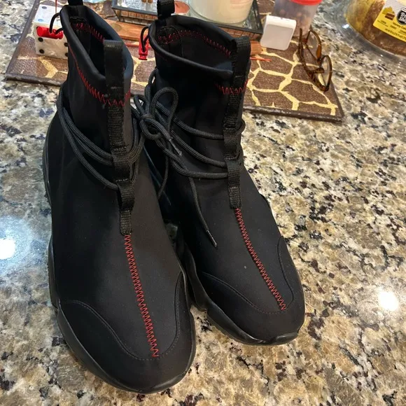 John John Geiger Tennis Shoes NEW!