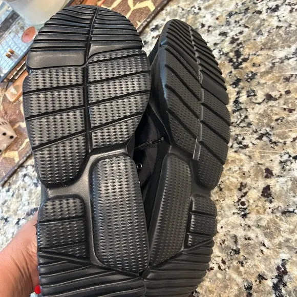 John John Geiger Tennis Shoes NEW!