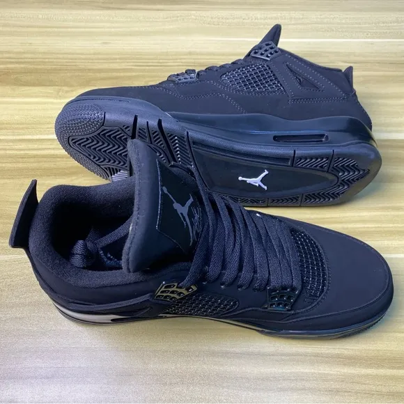 Jordan 4 Black Cat Retro Mid Shoes Sneakers size M8.5/ W10 (Pre-owned)