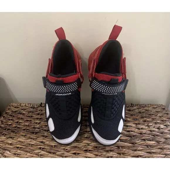 Jordan Red And Black 5.5 Youth Comfort Sneakers