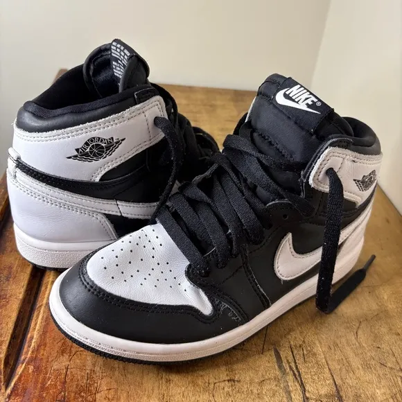 Jordan Retro 1 OG High Top Nike Basketball Shoes Sneakers Boys sz 2Y