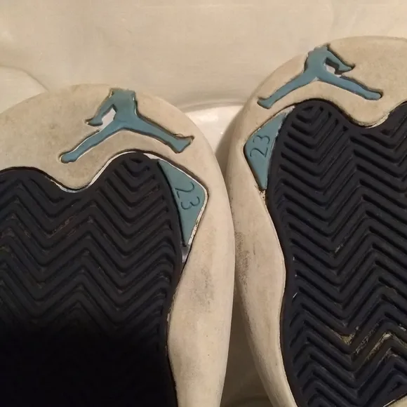 Jordans No23 tennis shoes