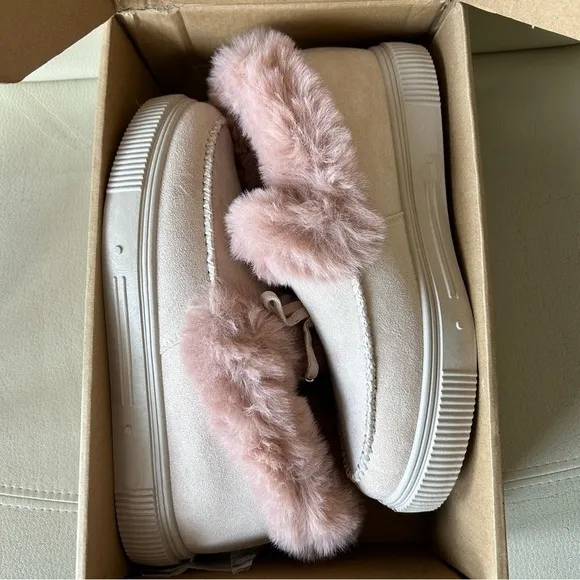 Journee Collection MIDNIGHT Fur-Lined Slip-On Shoes. Beige, Size 10. Cozy &amp; Chic