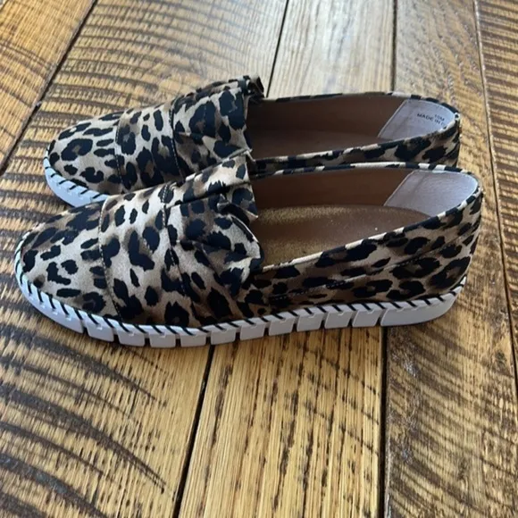 J.Renee leopard animal print slip on New with box flats in size 10.
