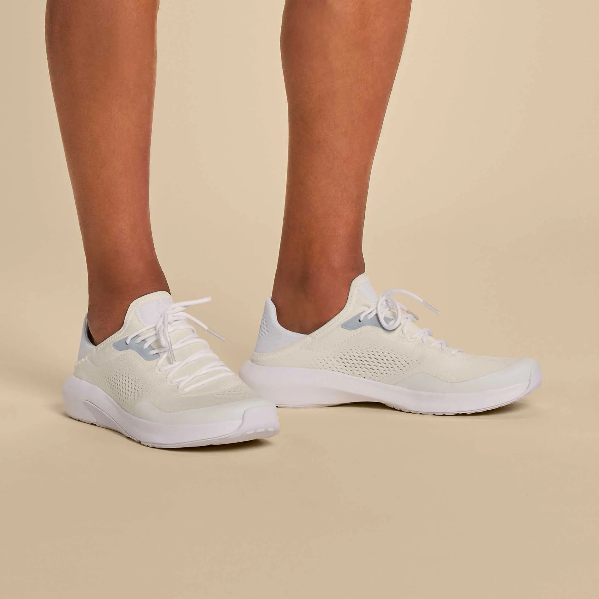 Kāholo - White