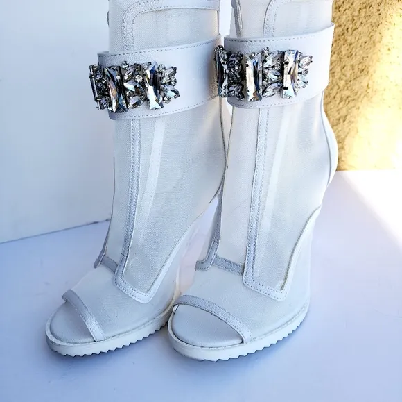 Karl Lagerfeld Paris Women's White Blayze Lug Sole Peep Toe Bootie Size 8.5