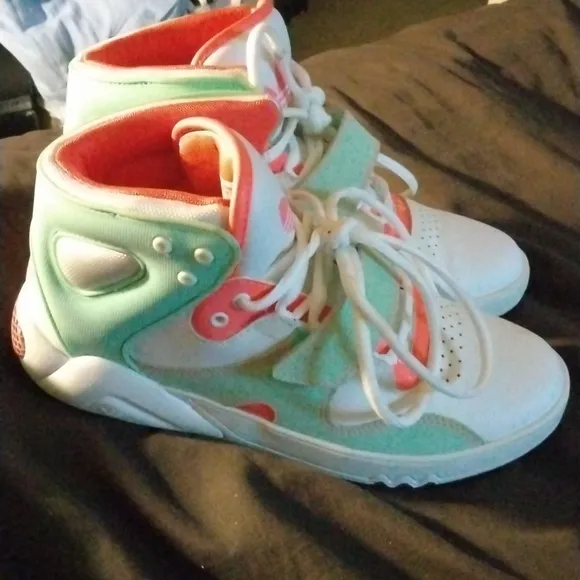 Kids Adidas tennis shoes