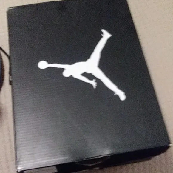 KIDS JORDAN WORN ONCE!! EXCELLENT CONDITION  