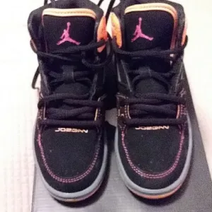 KIDS JORDAN WORN ONCE!! EXCELLENT CONDITION  
