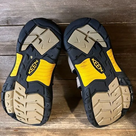 Kids Keen Newport H2‎ Beige Outdoor Hiking Comfort Water Shoes Sandals Size 4 Y