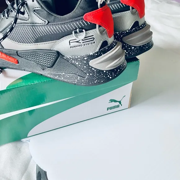 kids Puma tennis shoes