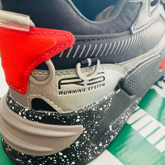 kids Puma tennis shoes