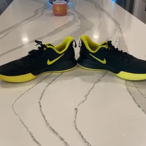 Kobe Focus Mamba! Black size 8.5, Nike AJ5899-001