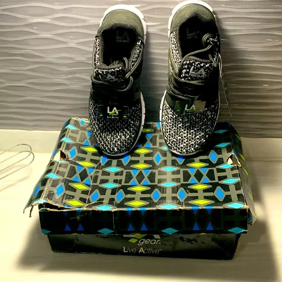 LA Gear Live active Brody Tennis Shoes NEW Size Child’s 1 Black/White VERY RARE