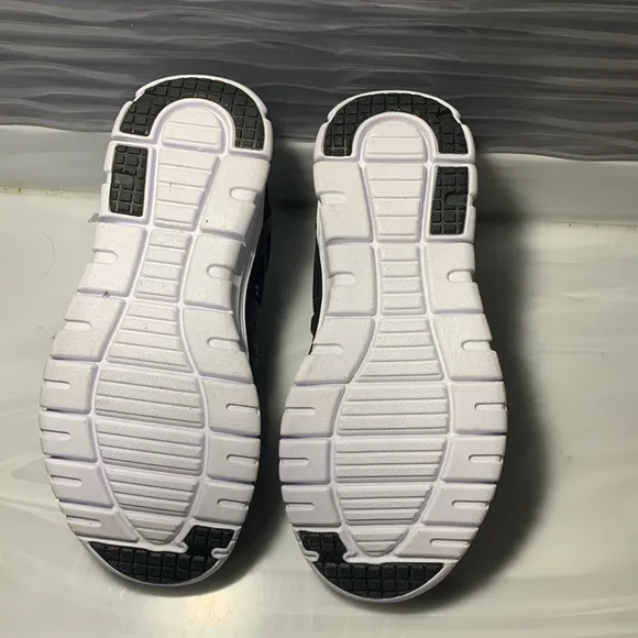 LA Gear Live active Brody Tennis Shoes NEW Size Child’s 1 Black/White VERY RARE