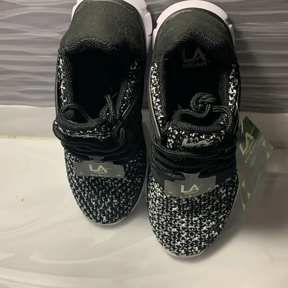 LA Gear Live active Brody Tennis Shoes NEW Size Child’s 1 Black/White VERY RARE