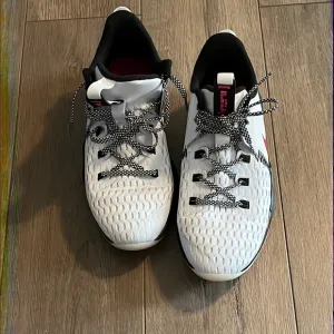 LeBron James Tennis Shoes Size 6Y