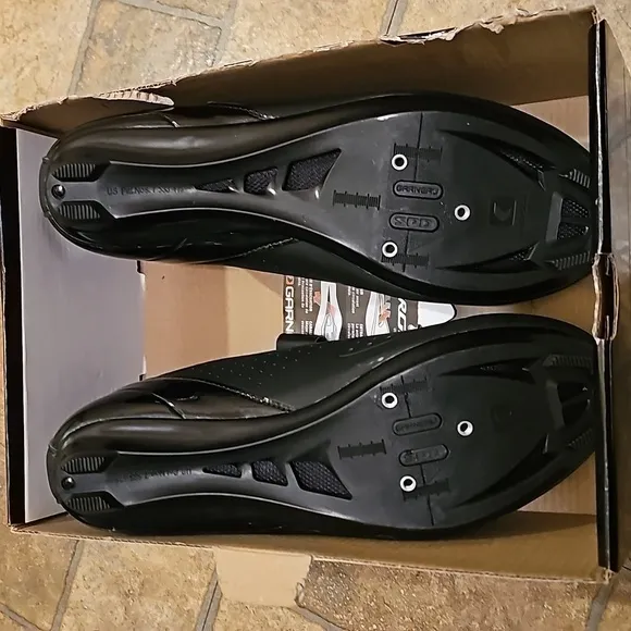Louis Garneau Men's Chrome II Road Bike Shoes‎ Size 9 NWT
