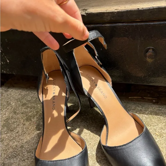 Lucky Brand perfect chic Black Leather Women's Heels with ankle strap 7 1/2